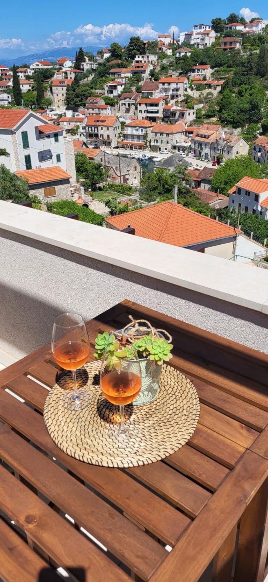 New Apartment With Panoramic View Stomorska Exteriör bild