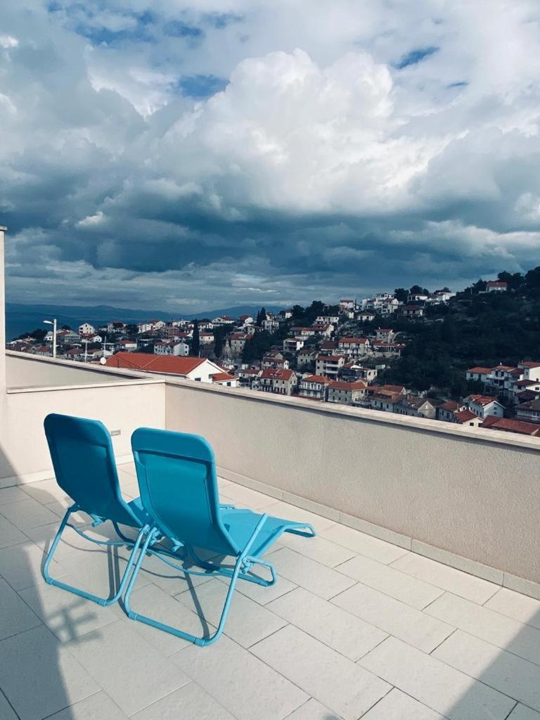 New Apartment With Panoramic View Stomorska Rum bild