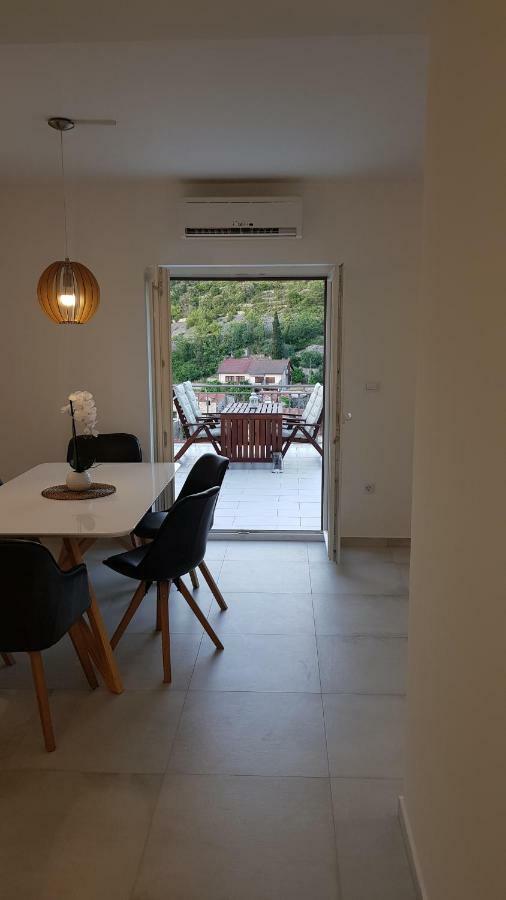 New Apartment With Panoramic View Stomorska Exteriör bild